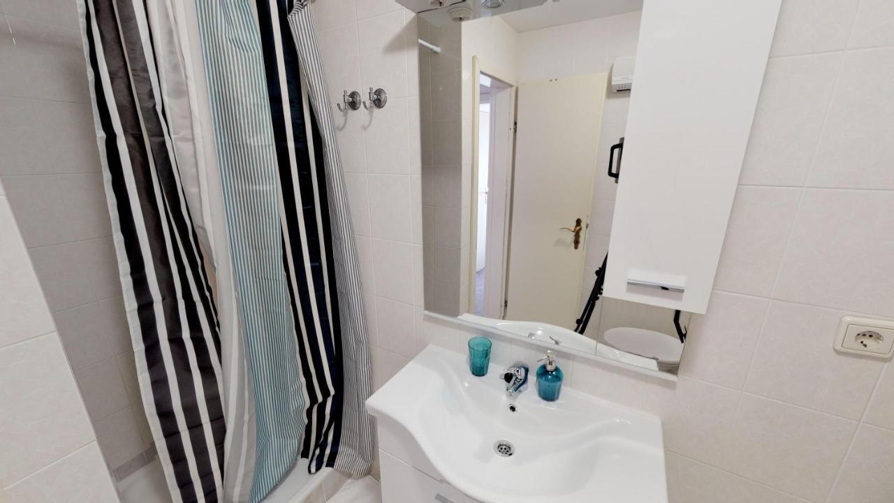 Lara Deluxe Superior 5 Star Apartment, Your Piece Of Heaven By The Sea & Park Novigrad Istria المظهر الخارجي الصورة