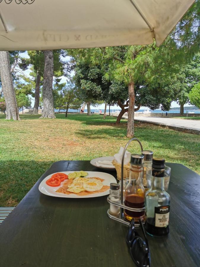 Lara Deluxe Superior 5 Star Apartment, Your Piece Of Heaven By The Sea & Park Novigrad Istria المظهر الخارجي الصورة