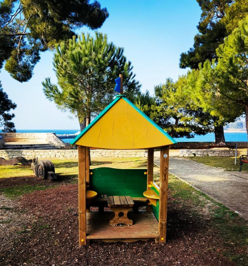 Lara Deluxe Superior 5 Star Apartment, Your Piece Of Heaven By The Sea & Park Novigrad Istria المظهر الخارجي الصورة
